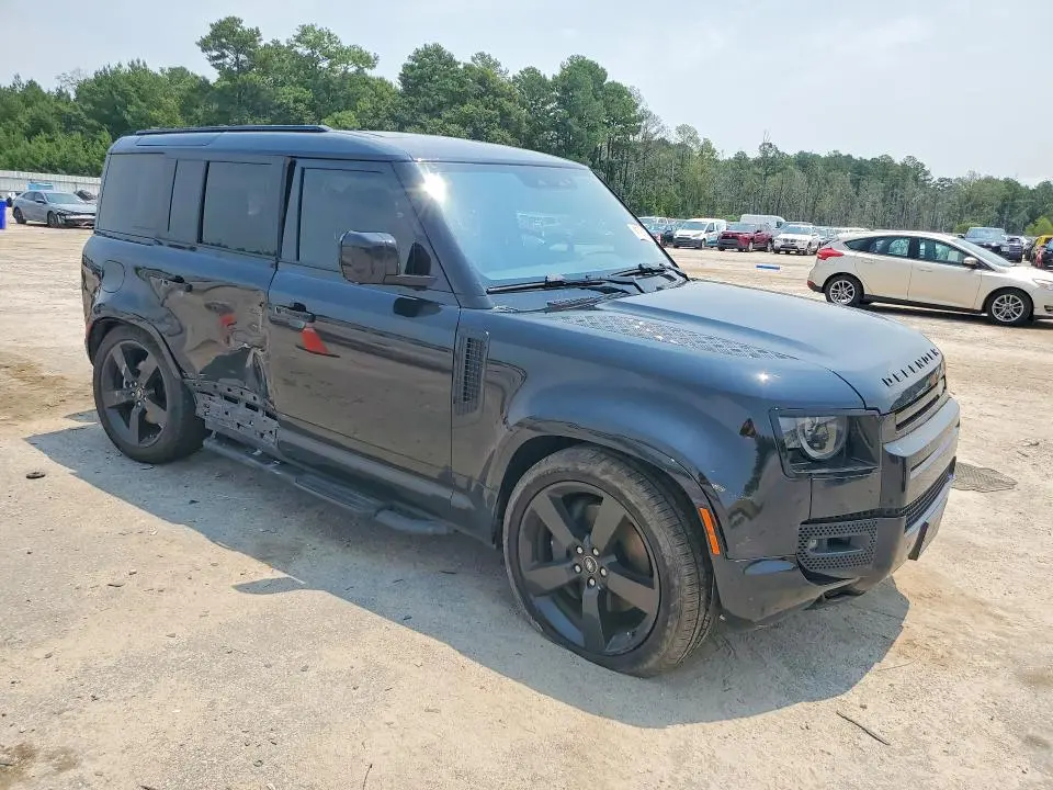 2025 LAND ROVER DEFENDER 110 X-DYNAMIC SE  