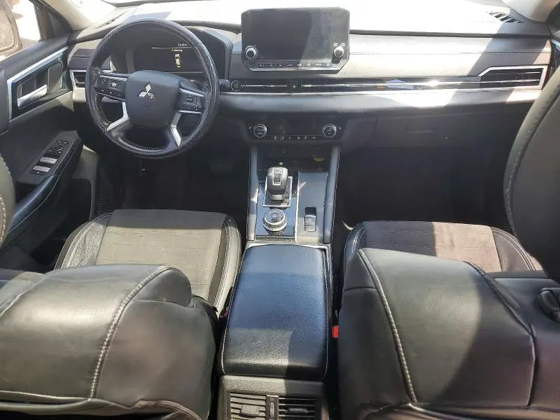 2022 MITSUBISHI OUTLANDER SE  