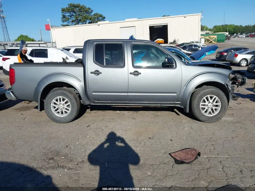 2017 NISSAN FRONTIER SV