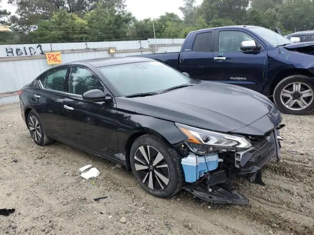 2022 NISSAN ALTIMA SL  