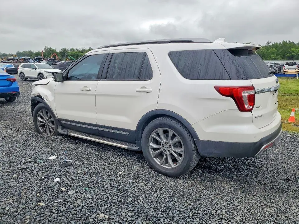 2017 FORD EXPLORER XLT  