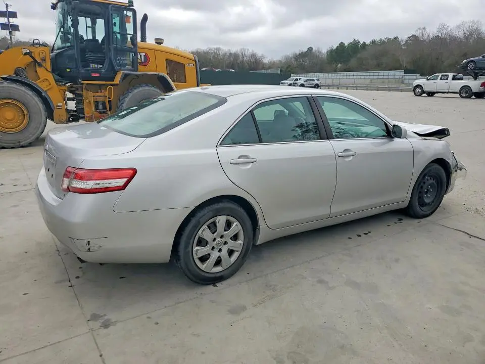 2011 TOYOTA CAMRY LE  