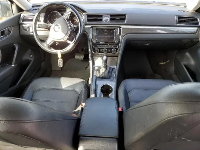 2017 VOLKSWAGEN PASSAT SE  