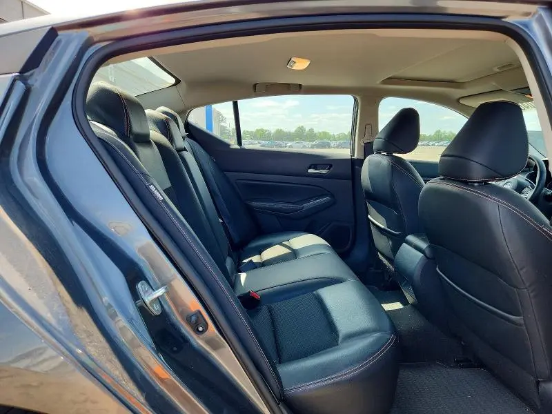 2021 NISSAN ALTIMA SR  