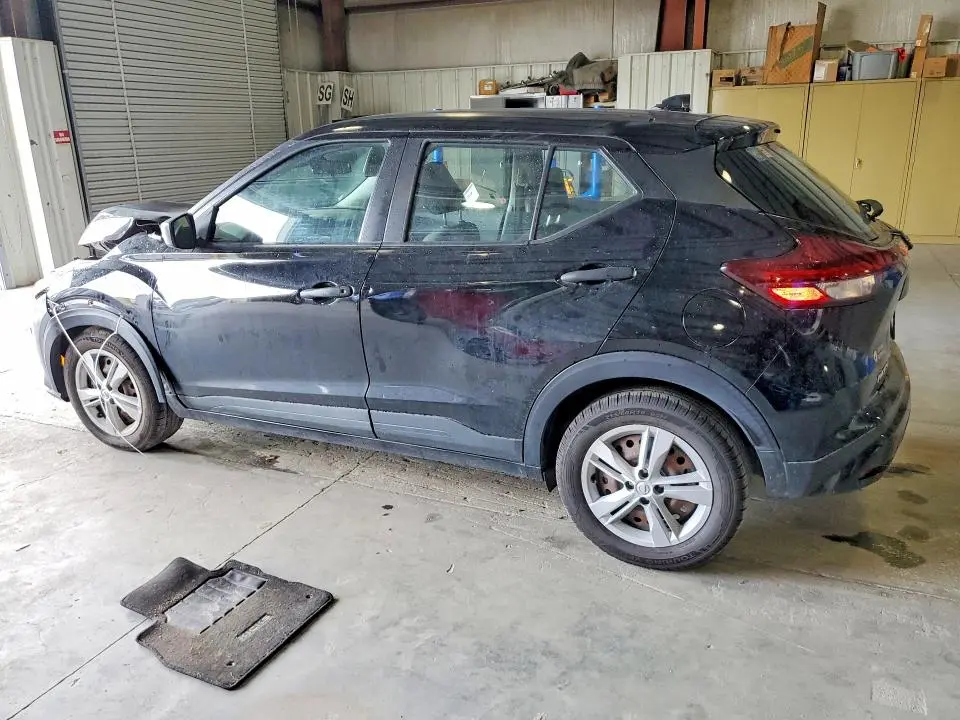 2022 NISSAN KICKS S  