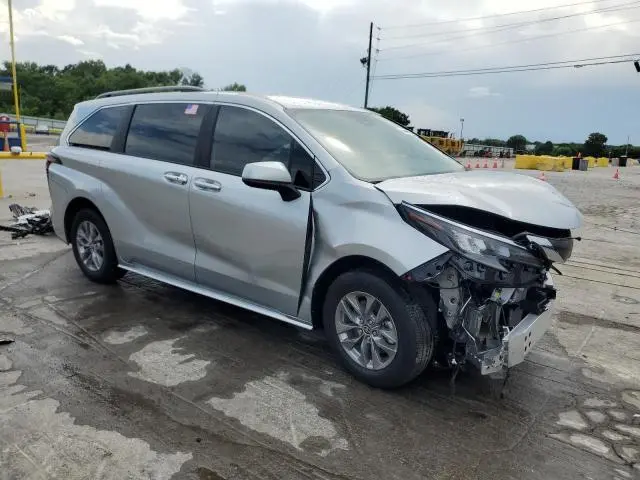 2025 TOYOTA SIENNA LE  
