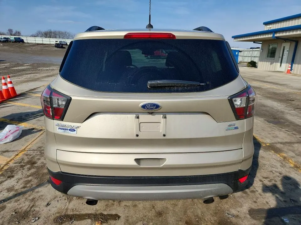 2017 FORD ESCAPE SE  