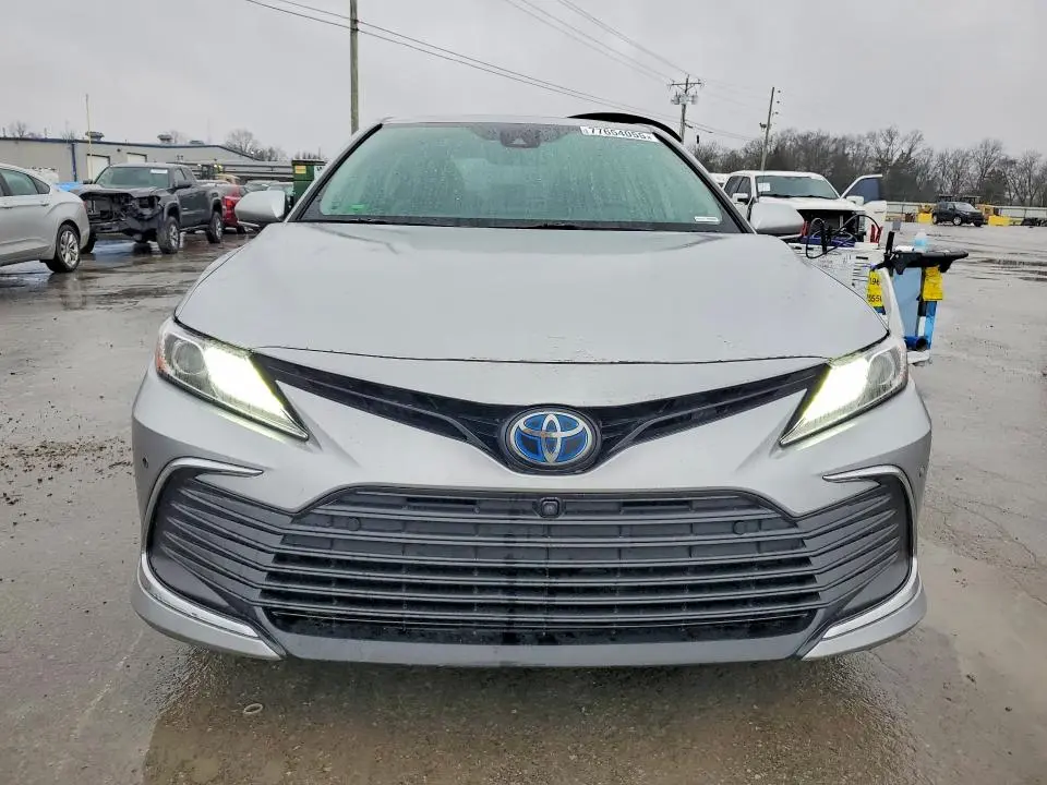 2022 TOYOTA CAMRY XLE  