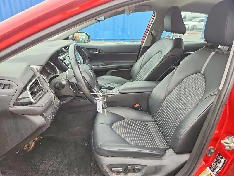 2020 TOYOTA CAMRY SE  