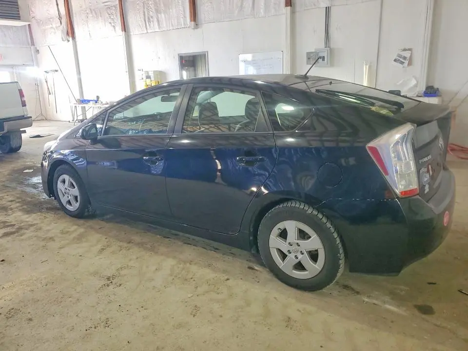 2010 TOYOTA PRIUS III  