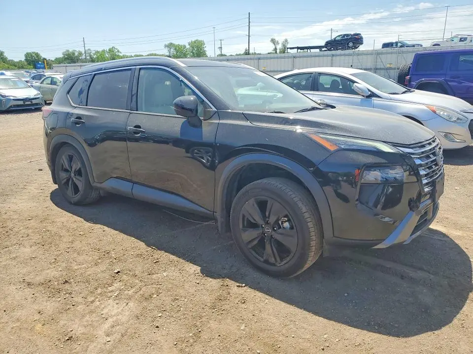 2024 NISSAN ROGUE SL  