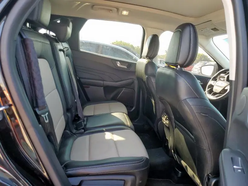 2021 FORD ESCAPE TITANIUM  