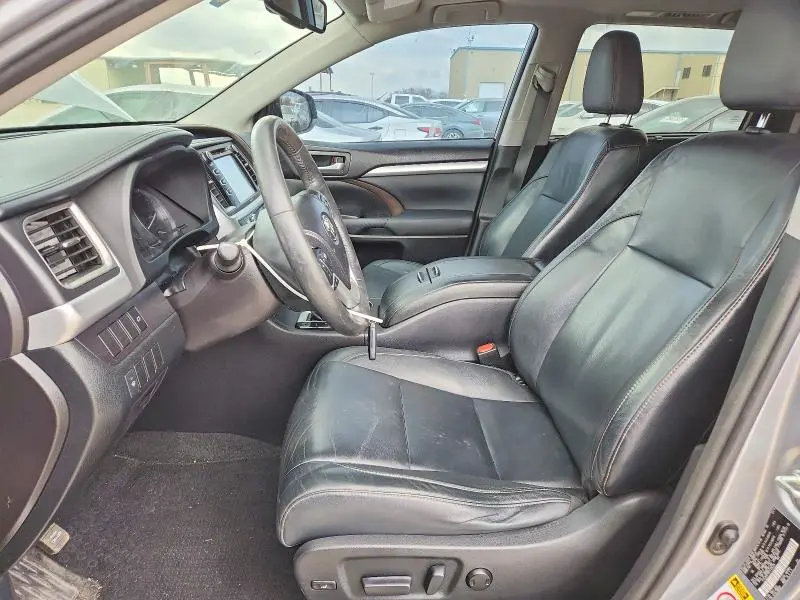 2015 TOYOTA HIGHLANDER XLE  