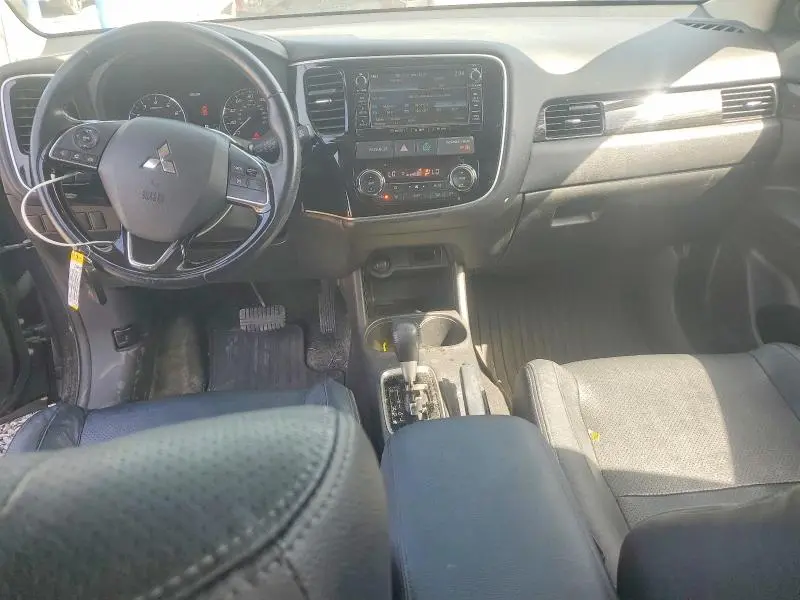 2016 MITSUBISHI OUTLANDER SE  