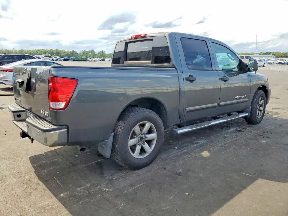 2010 NISSAN TITAN SE  