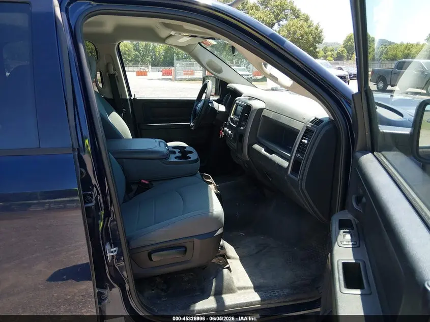 2017 RAM 1500 TRADESMAN  4X2 5'7 BOX