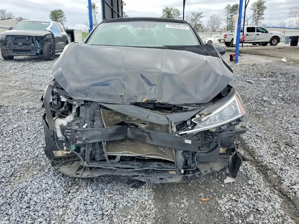 2019 HYUNDAI ELANTRA SE  