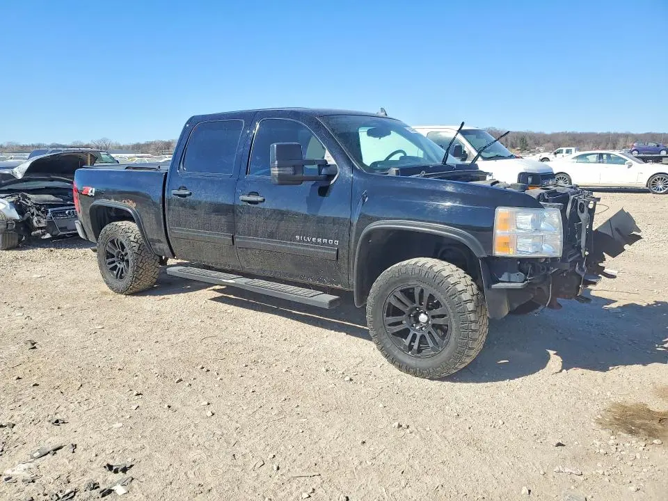 2011 CHEVROLET SILVERADO K1500 LT  