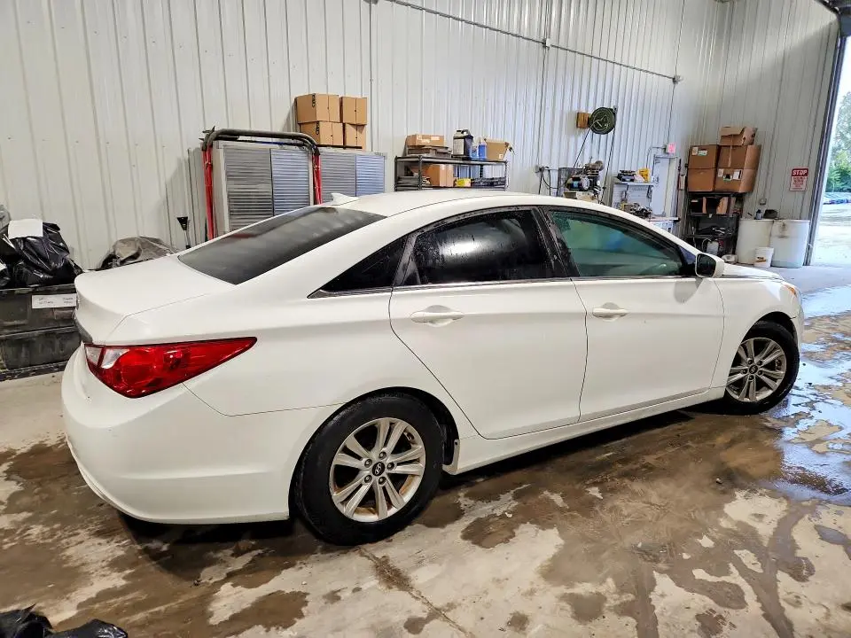 2013 HYUNDAI SONATA GLS  