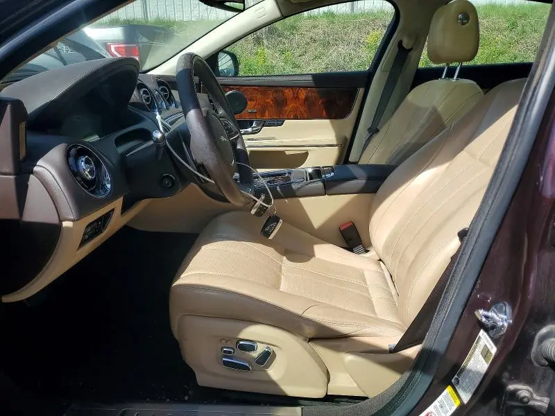 2013 JAGUAR XJ   
