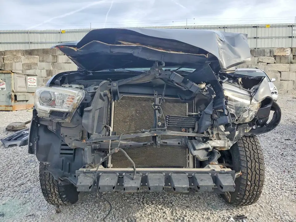 2017 TOYOTA TACOMA SR5 V6  