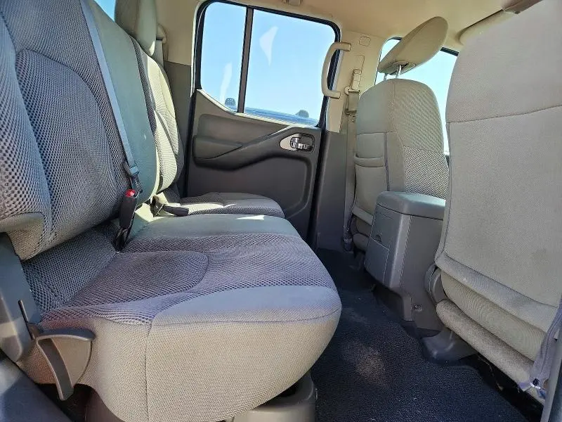 2018 NISSAN FRONTIER SV  