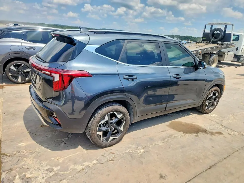 2025 KIA SELTOS EX  