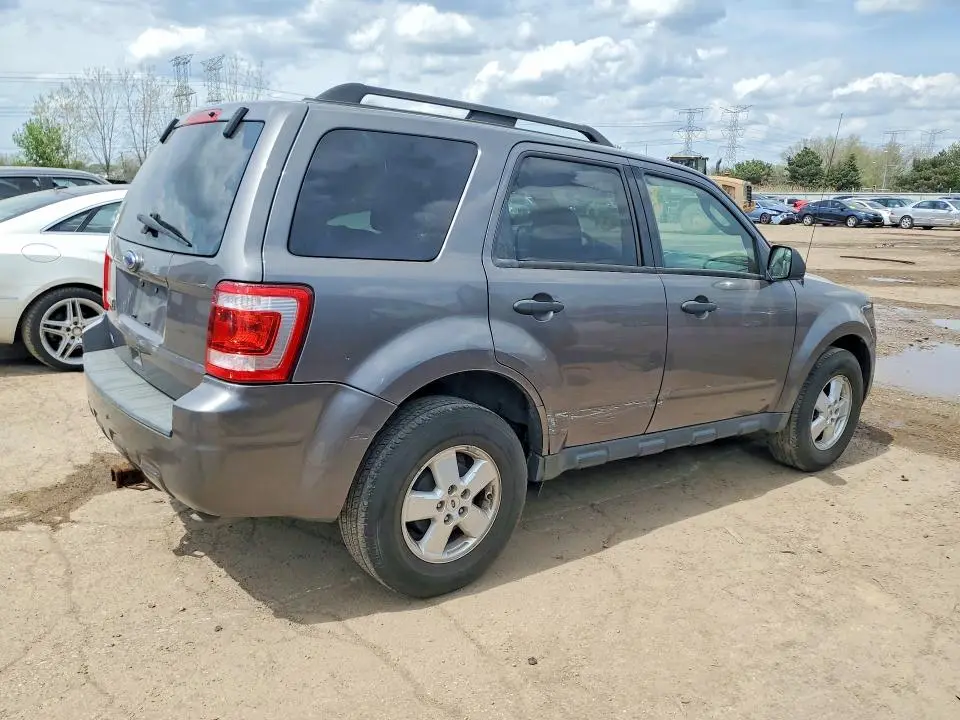 2010 FORD ESCAPE XLT  