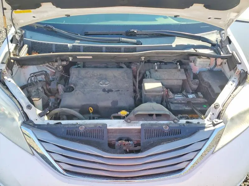 2011 TOYOTA SIENNA XLE 7-PASSENGER  