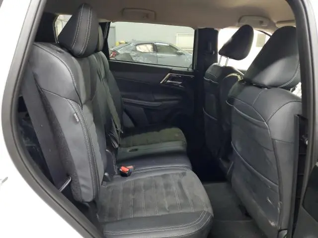 2024 MITSUBISHI OUTLANDER SE  