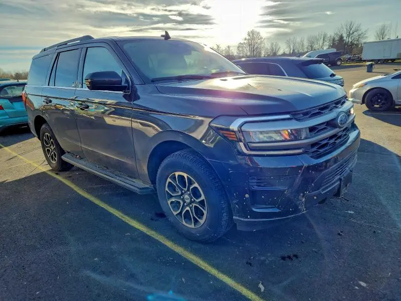 2024 FORD EXPEDITION XLT  