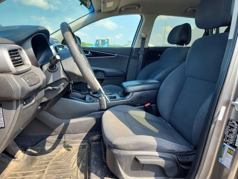 2017 KIA SORENTO LX V6  