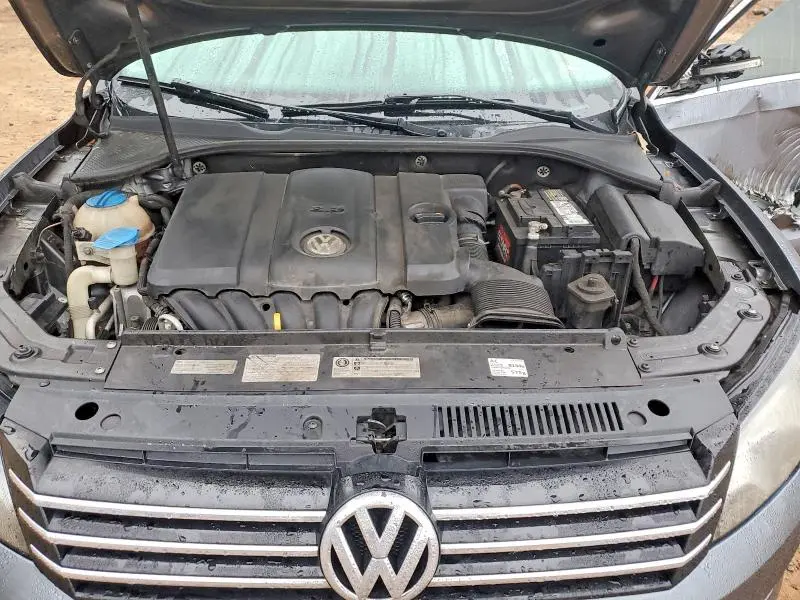 2014 VOLKSWAGEN PASSAT SE  