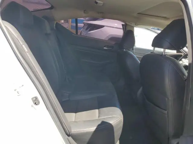 2022 NISSAN ALTIMA SR  