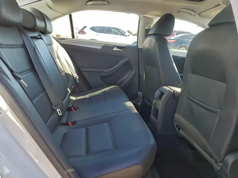 2017 VOLKSWAGEN JETTA SE  