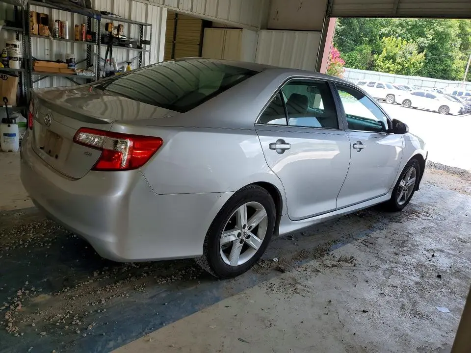 2014 TOYOTA CAMRY SE  