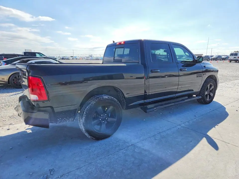 2018 RAM 1500 SLT  
