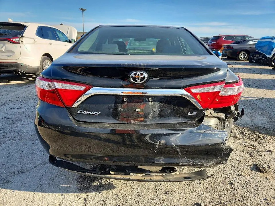 2016 TOYOTA CAMRY LE  