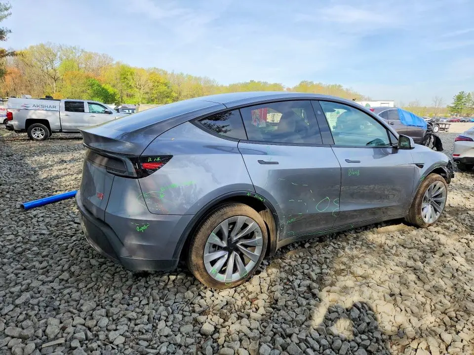 2026 TESLA MODEL Y   