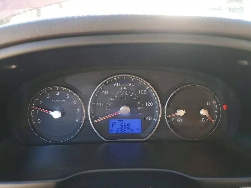 2011 HYUNDAI SANTA FE SE  