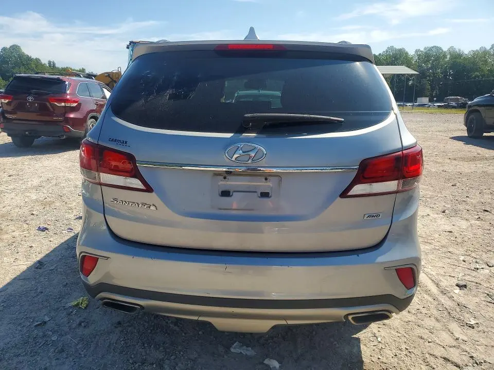 2018 HYUNDAI SANTA FE SE  