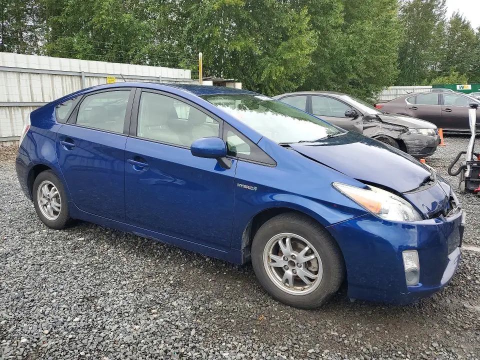 2010 TOYOTA PRIUS III  