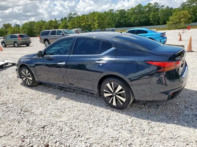 2022 NISSAN ALTIMA SV  