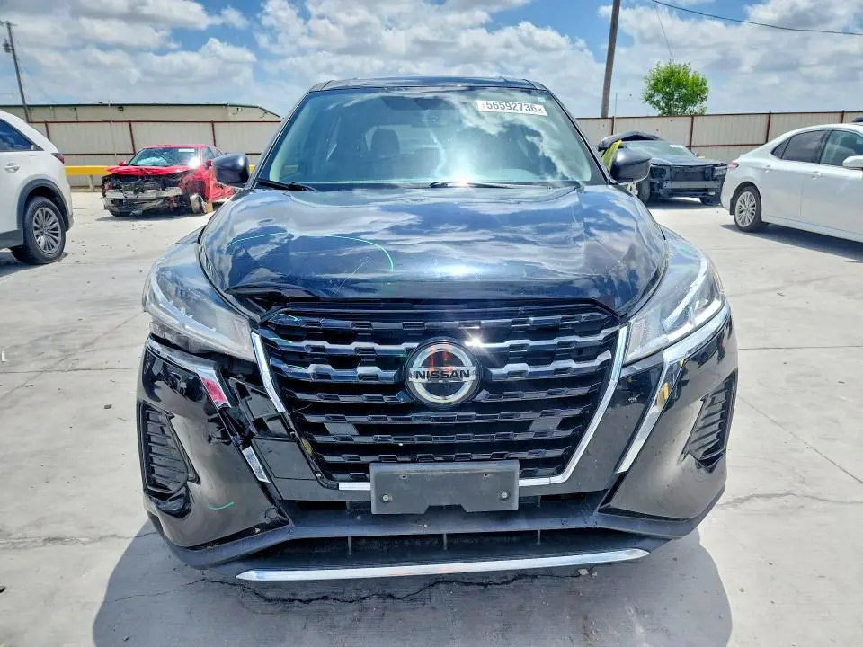 2021 NISSAN KICKS S  