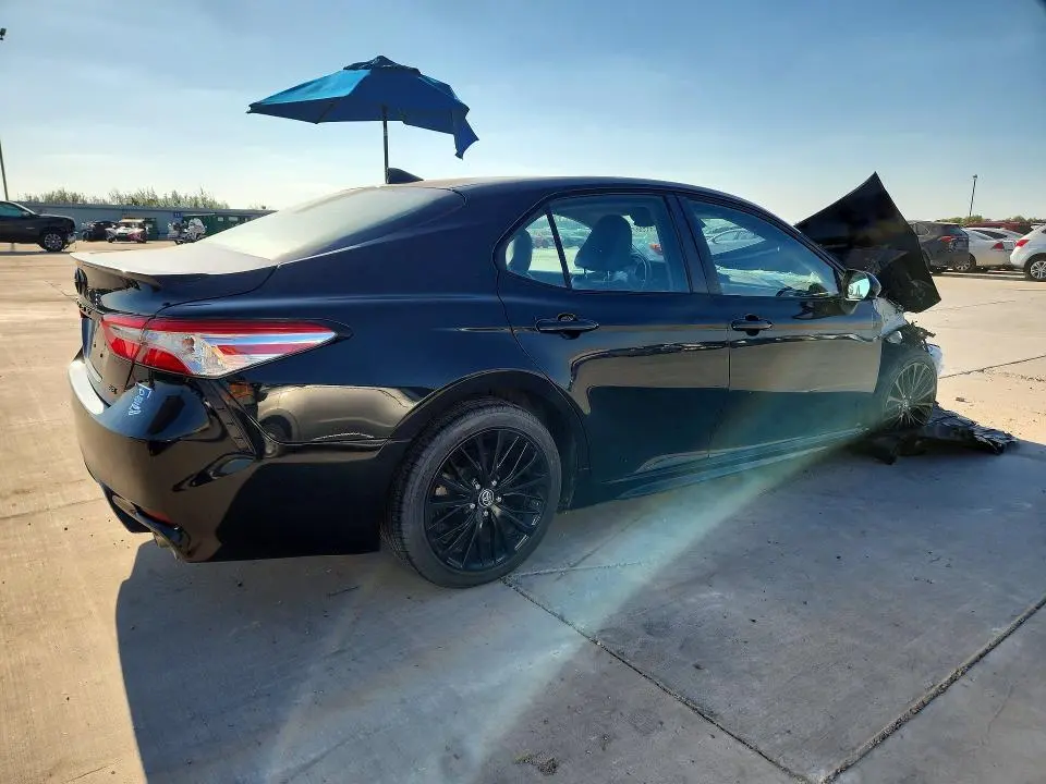2020 TOYOTA CAMRY SE NIGHTSHADE  