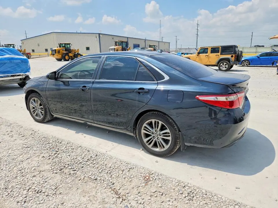 2016 TOYOTA CAMRY SE  