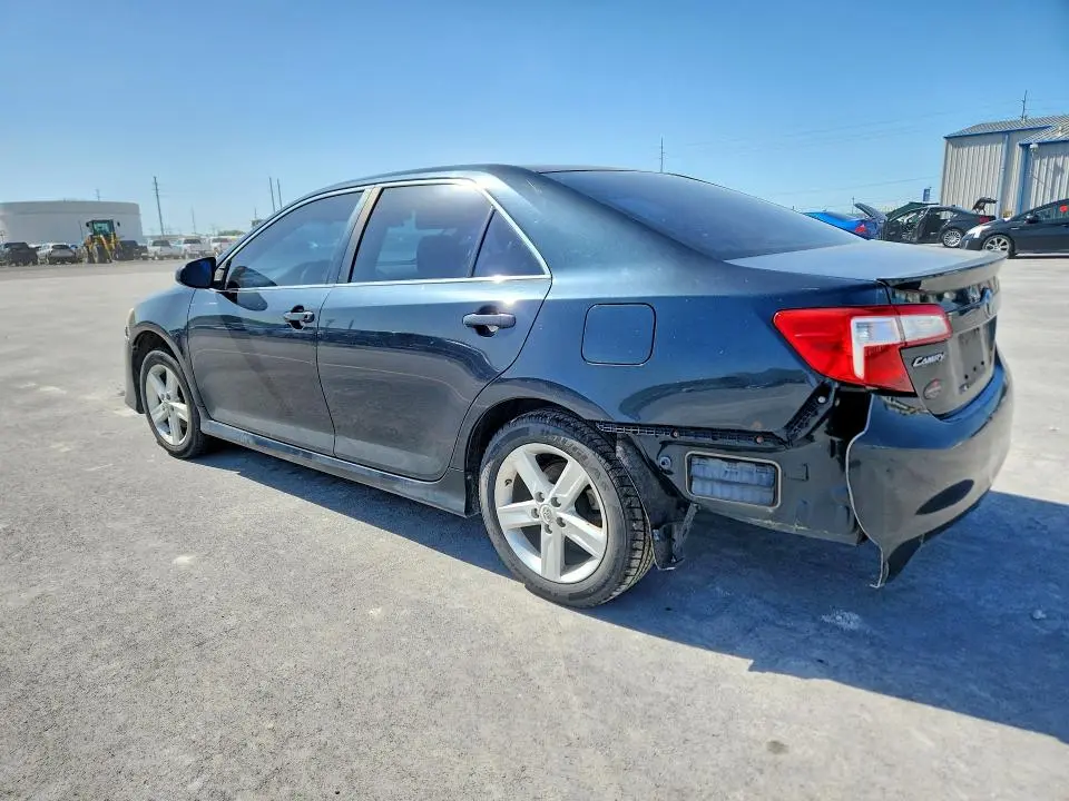 2012 TOYOTA CAMRY SE  