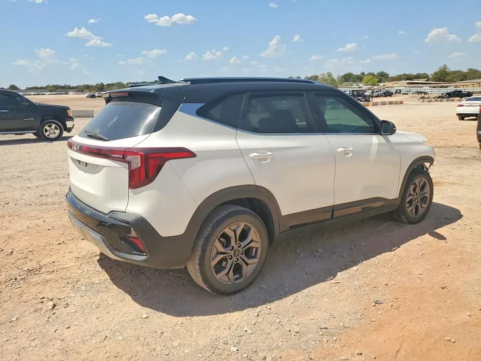 2024 KIA SELTOS S  