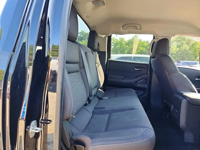 2024 NISSAN FRONTIER SV  