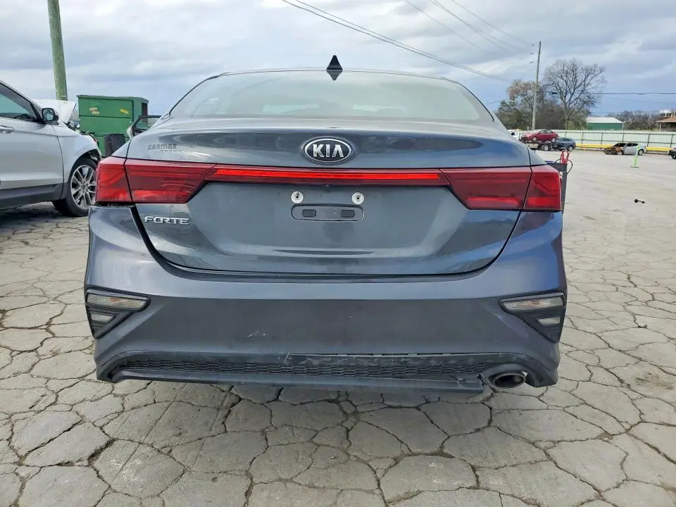 2021 KIA FORTE LXS  